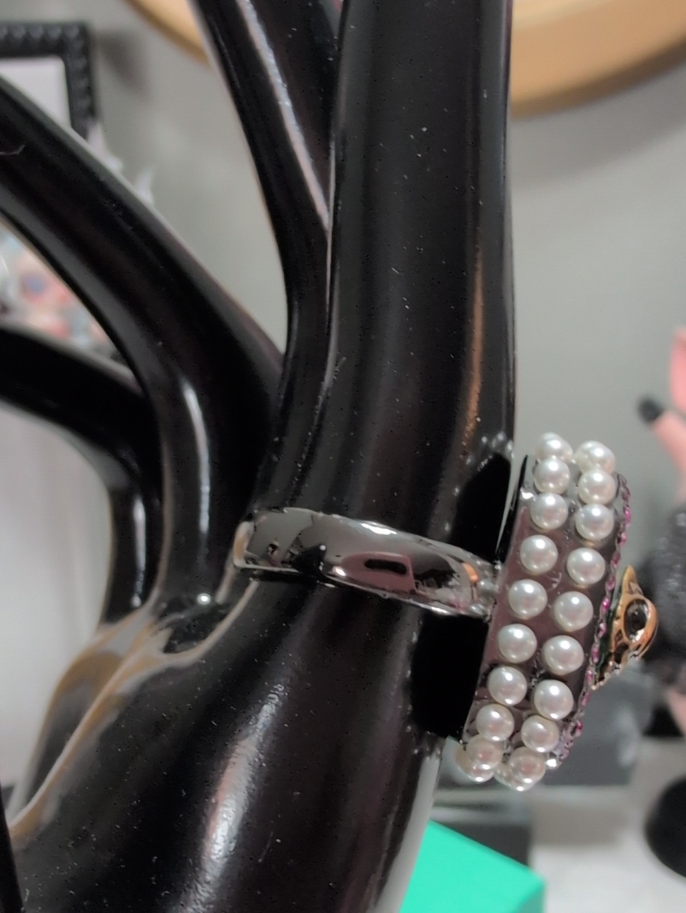 Kurt Geiger London Signature Eagle Vintage Gem Cocktail Ring Sz 8 💥 New! - Picture 6 of 7